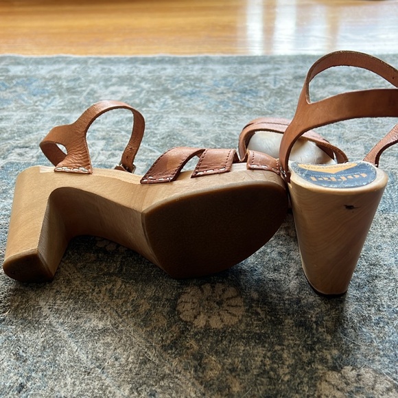 Toffel Swedish Hasbeens  tan high heeled sandal clogs - Picture 5 of 7